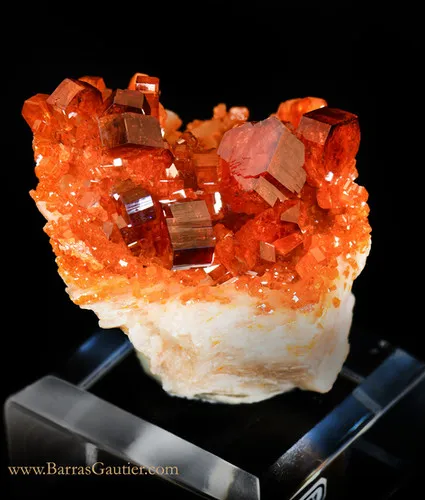 Vanadinite on Barite image
