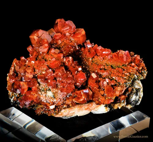 Vanadinite on Barite image