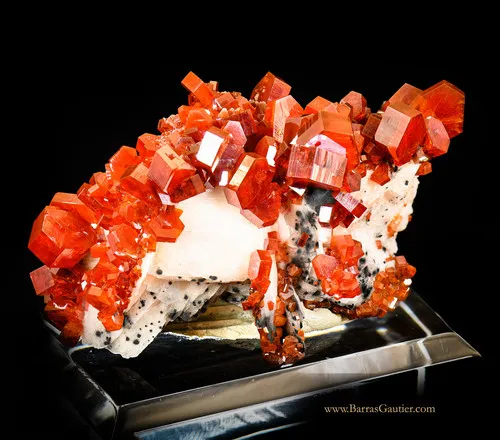 Vanadinite on Barite - image 2