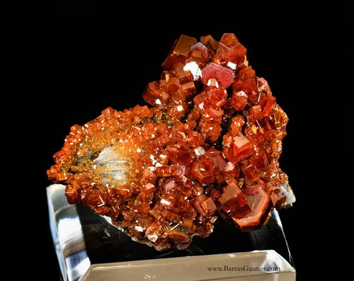 Vanadinite on Barite - image 2