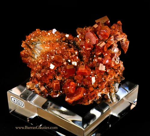 Vanadinite on Barite image