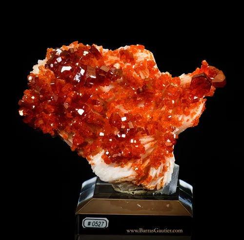 Vanadinite on Barite image