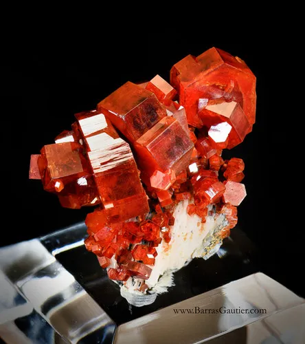 Vanadinite on Barite - image 2