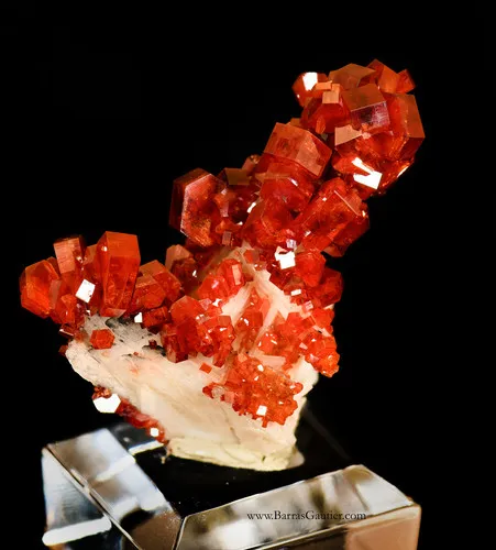 Vanadinite on Barite - image 3