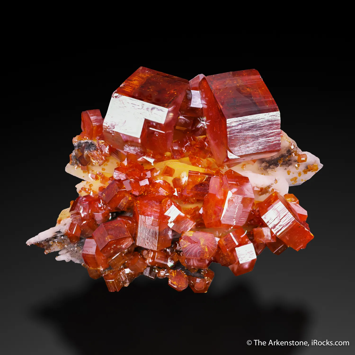 Vanadinite on Baryte - image 1