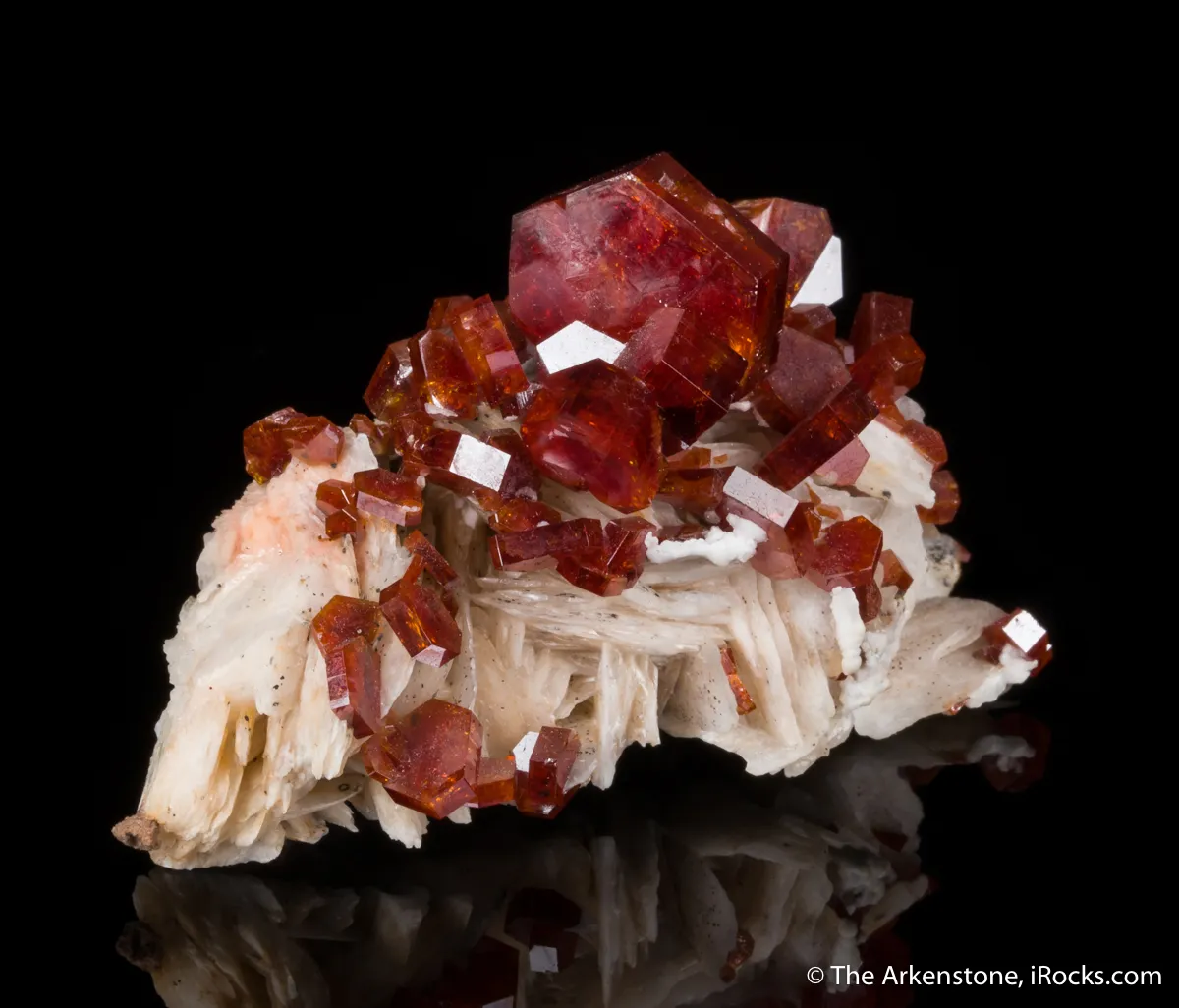 Vanadinite on Baryte - image 2