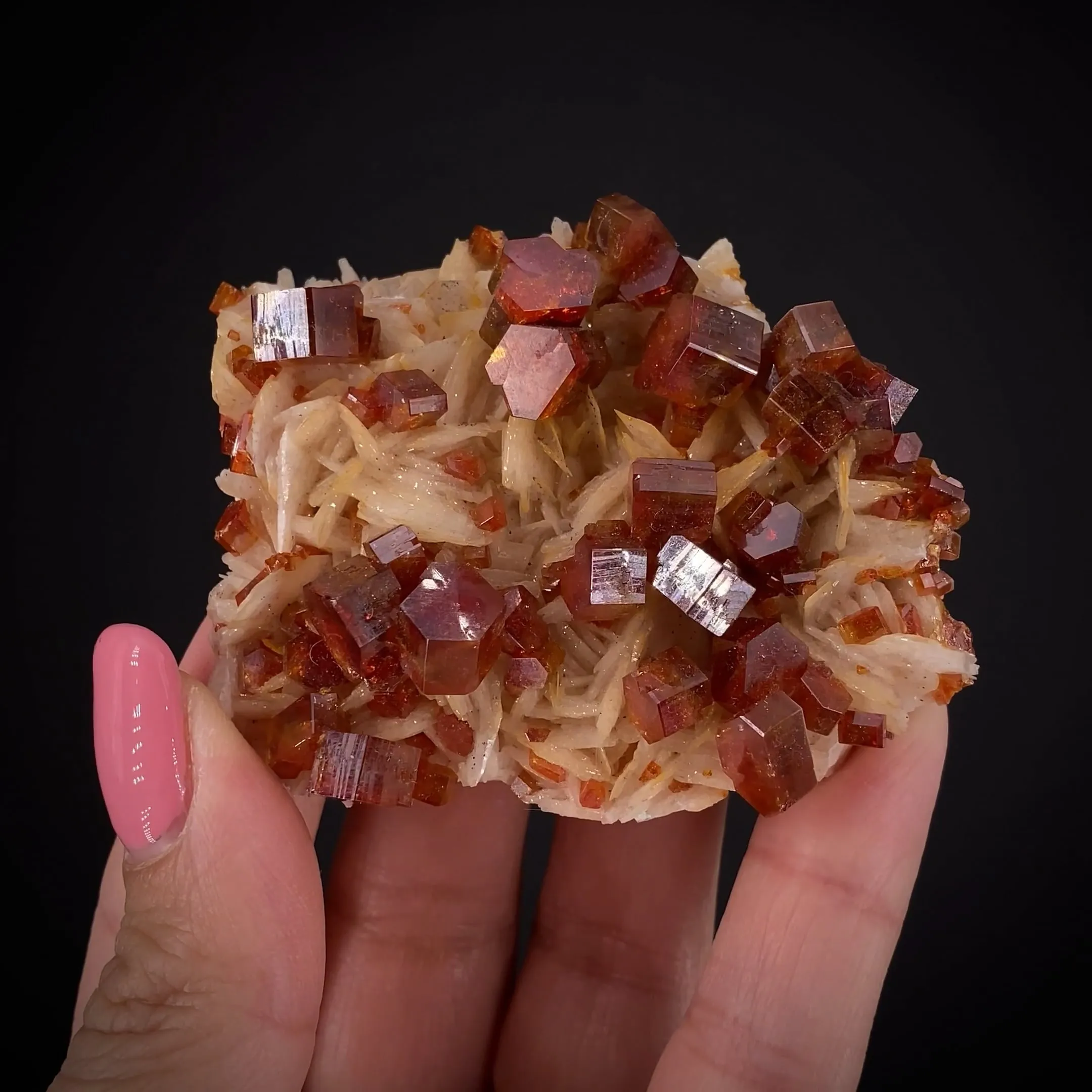 Vanadinite on Baryte - image 2