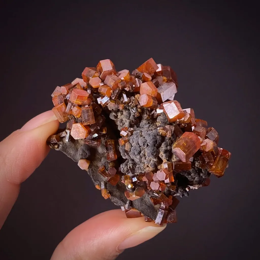 Vanadinite on Coronadite - image 2