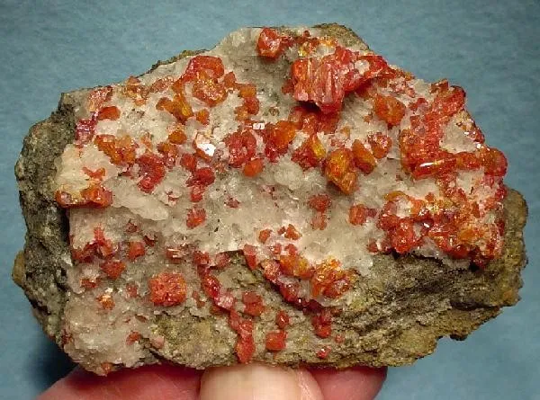 Vanadinite, Quartz image