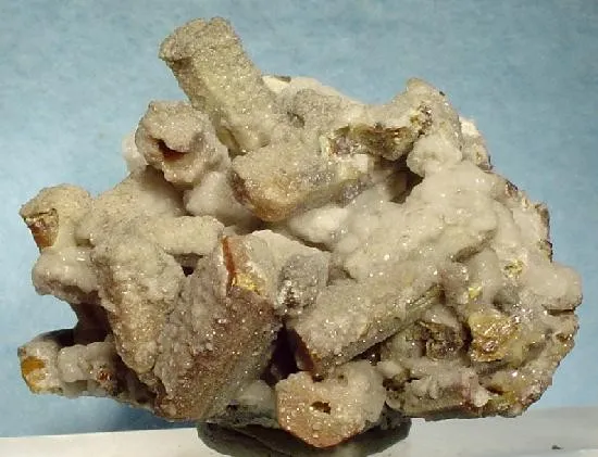 Vanadinite (Var: Arsenatian Vanadinite), Quartz image