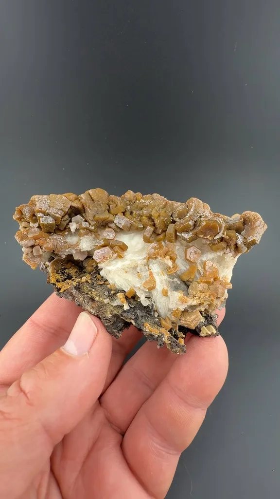 Vanadinite with Calcite - image 2