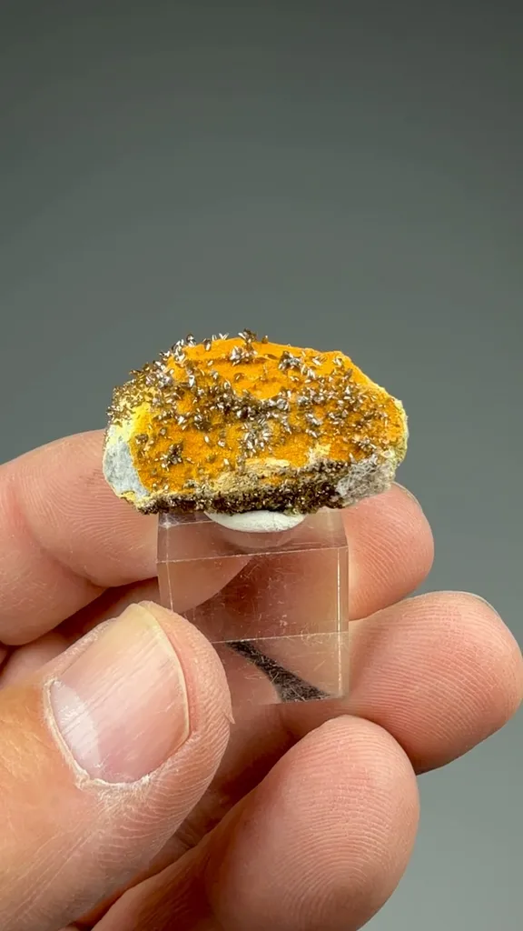 Vanadinite with Descloizite - image 2