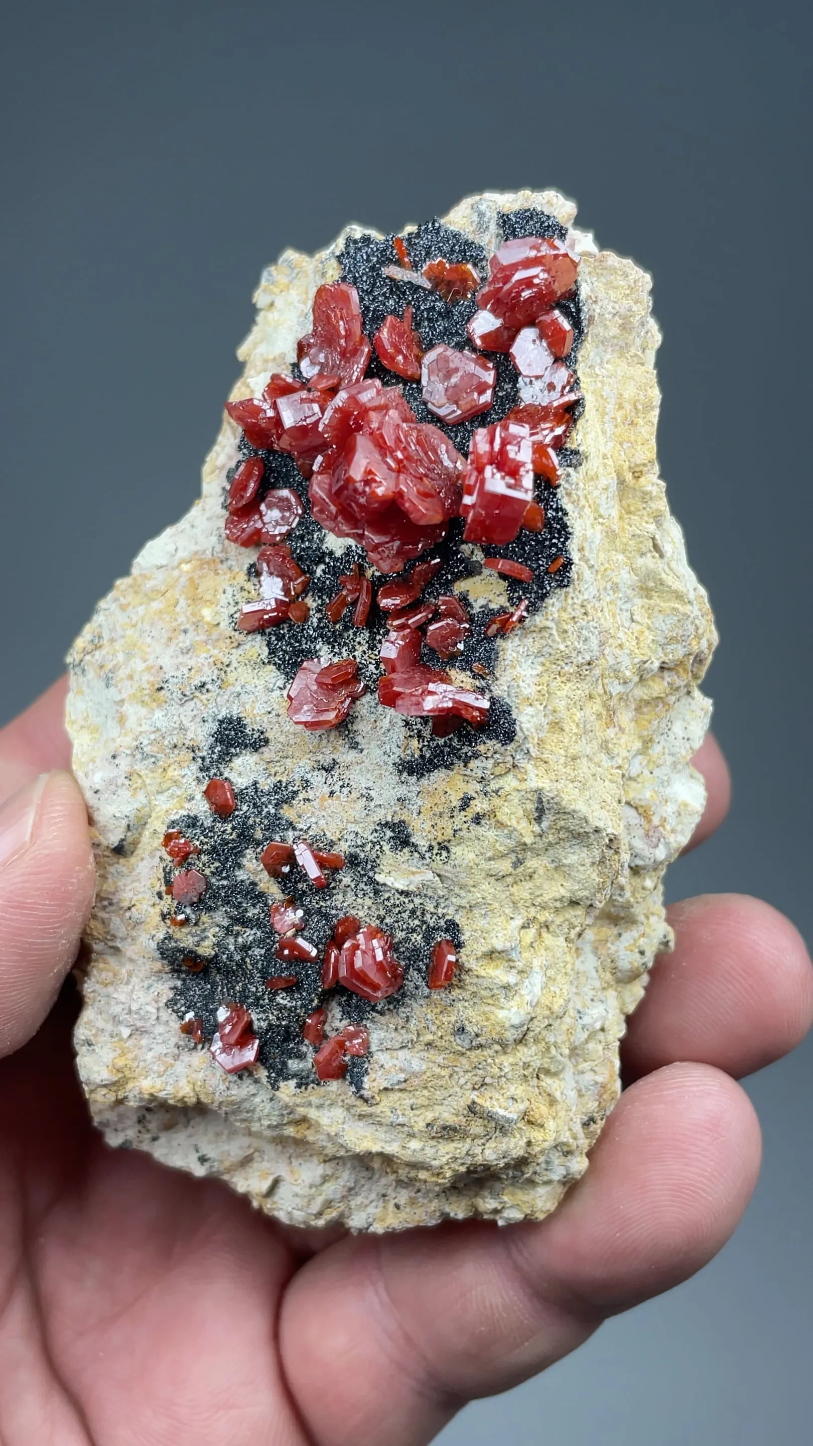 Vanadinite with Mottramite - image 2