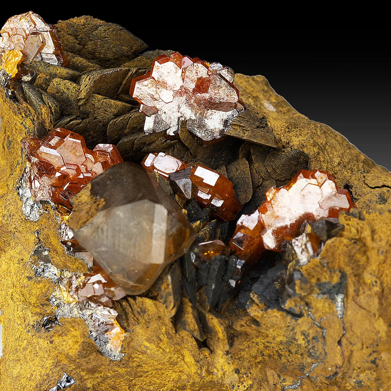 Vanadinite with Siderite - image 1