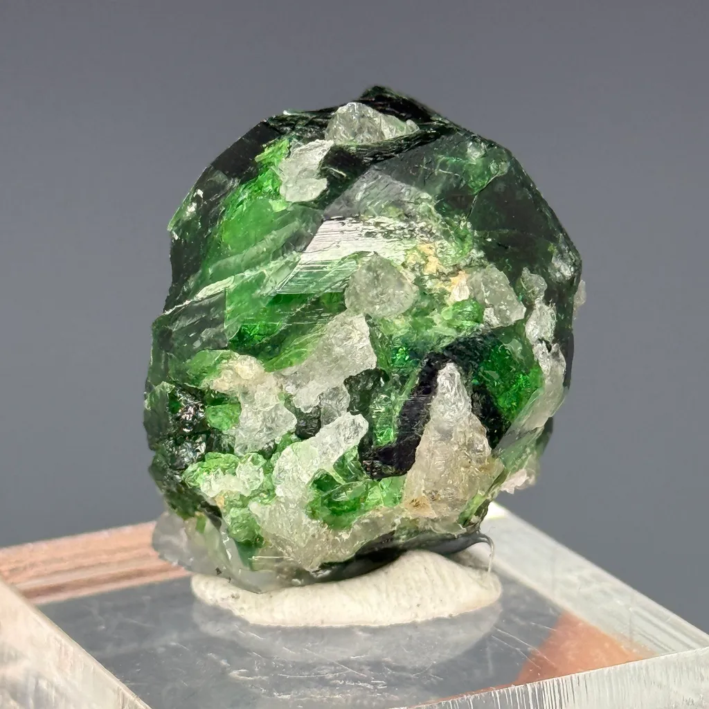 Vanadium Dravite - image 3