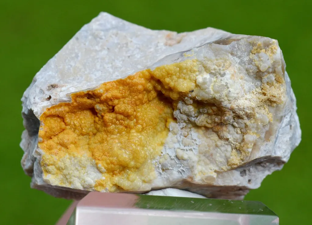 Variscite & Chalcedony 127 grams - Ribeirão Cascalheira, Mato Grosso, Brazil - image 5