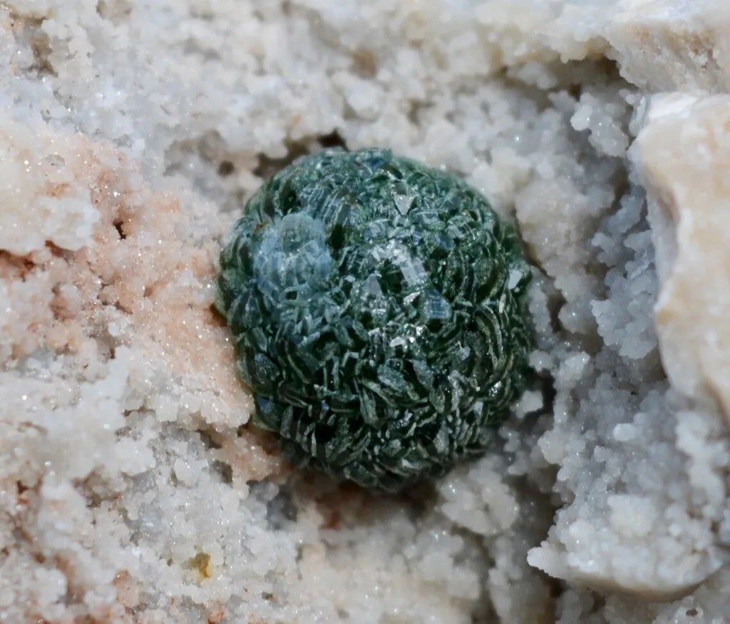 Variscite & Chalcedony 127 grams - Ribeirão Cascalheira, Mato Grosso, Brazil - image 2