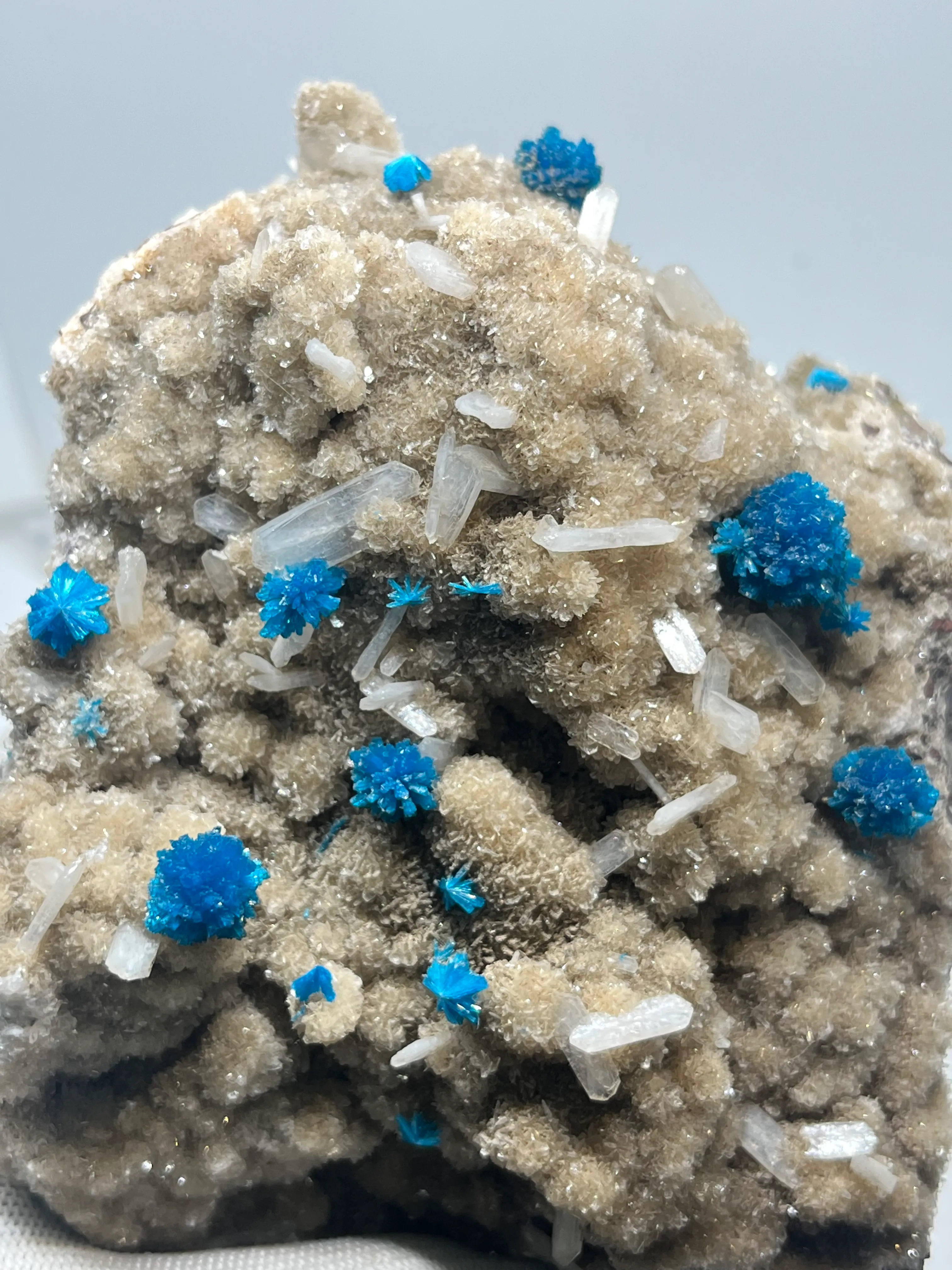 Very Rare Deep Blue Natural Cavansite Blossoms/Cavensite Crystal On Matrix With Stilbite Blades.. - image 5