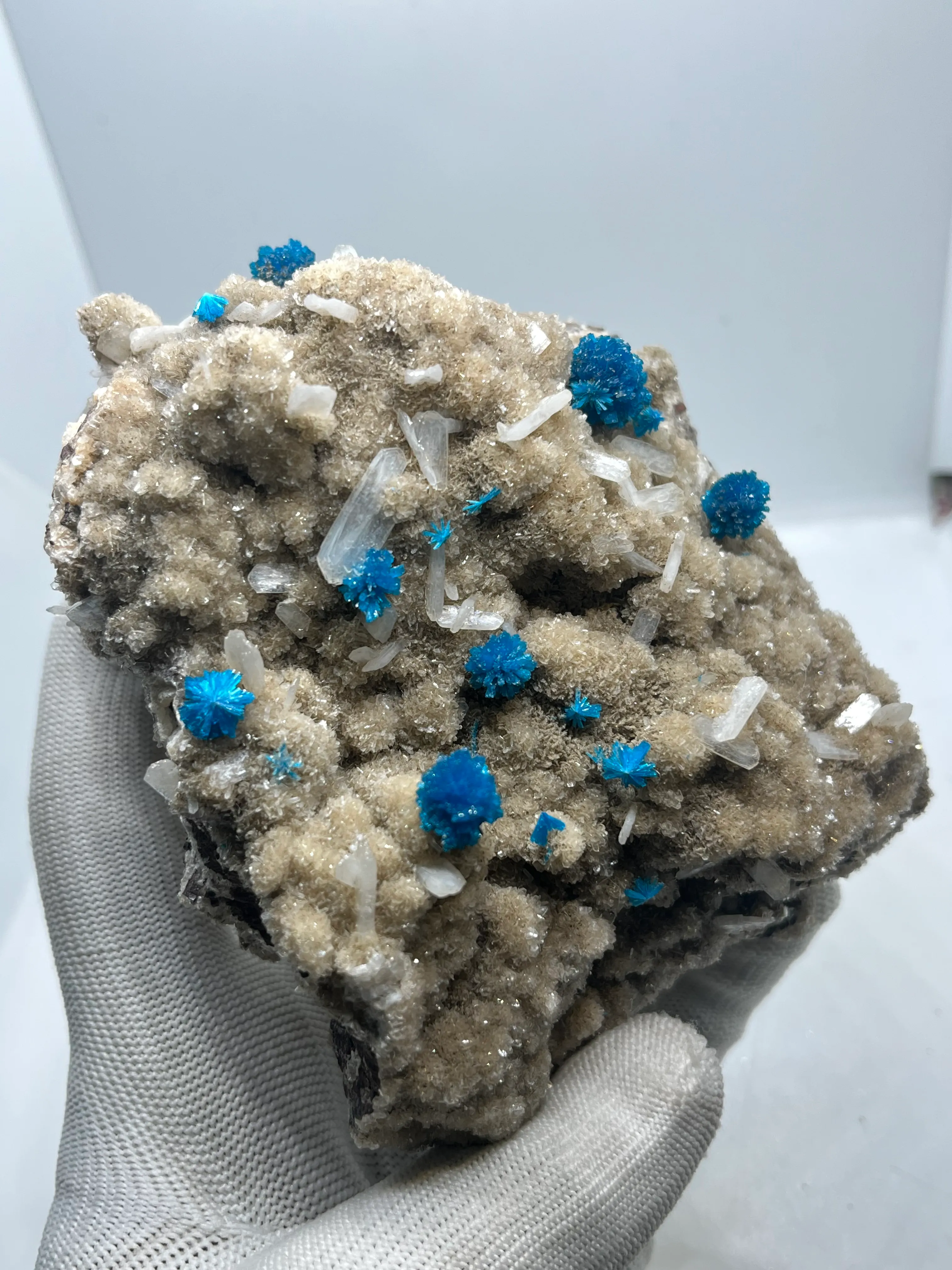 Very Rare Deep Blue Natural Cavansite Blossoms/Cavensite Crystal On Matrix With Stilbite Blades.. - image 2