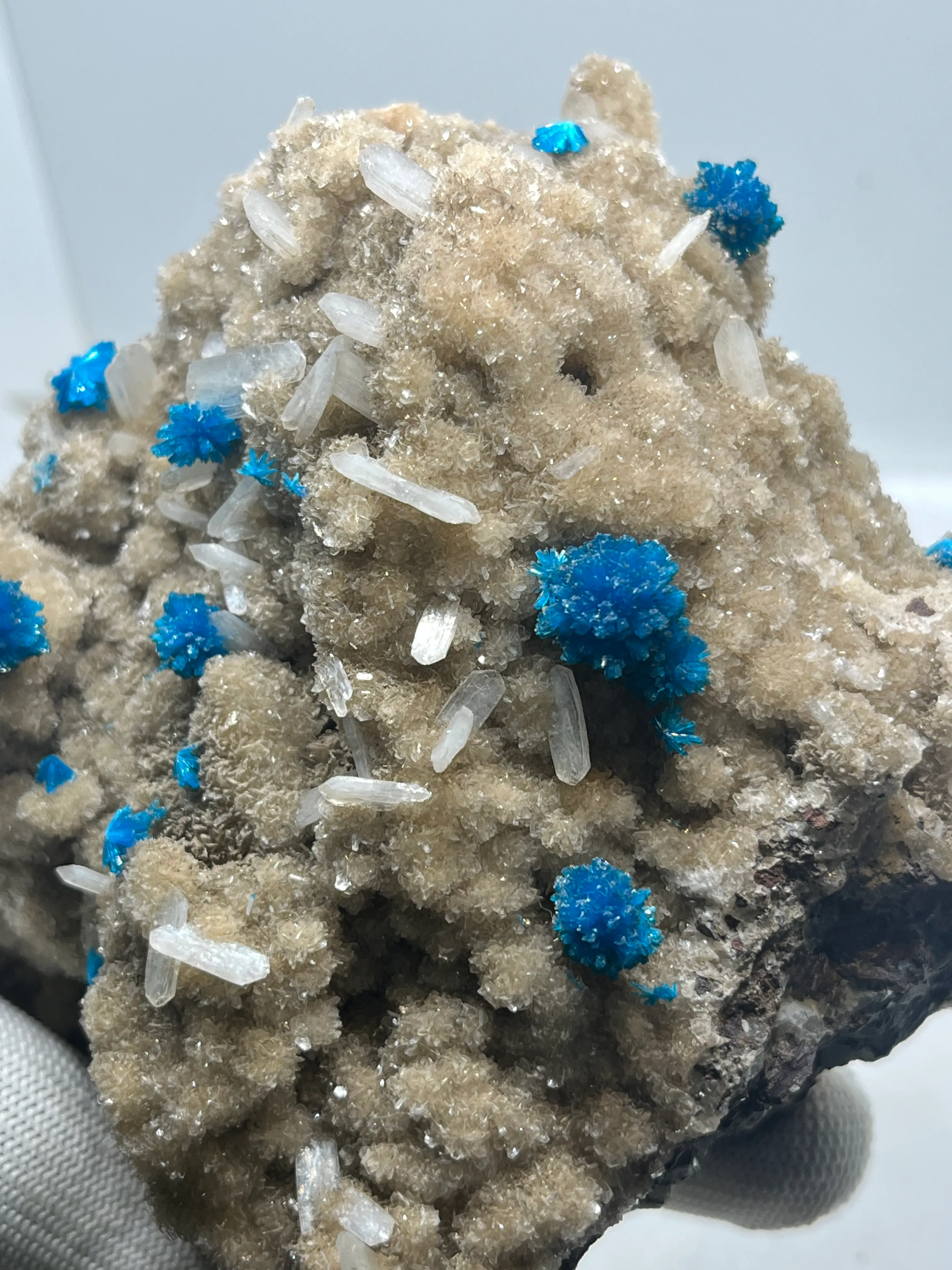 Very Rare Deep Blue Natural Cavansite Blossoms/Cavensite Crystal On Matrix With Stilbite Blades.. - image 6