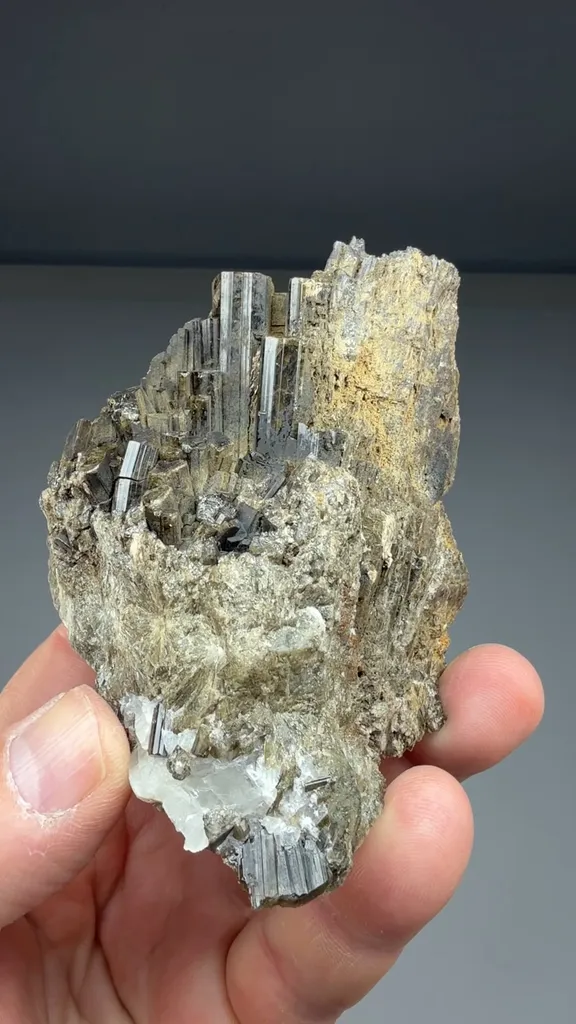 Vesuvianite - image 2