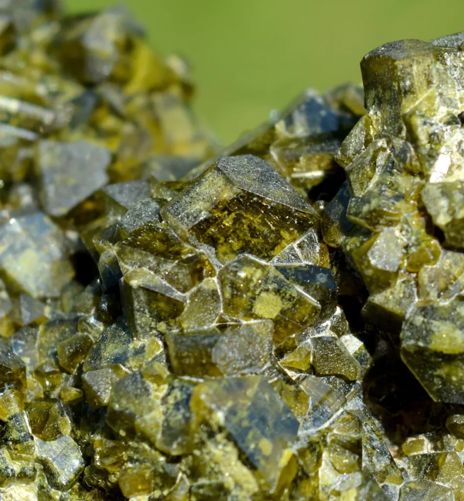 Vesuvianite 422 grams - Bellecombe, Châtillon, Aosta Valley, Italy - image 3