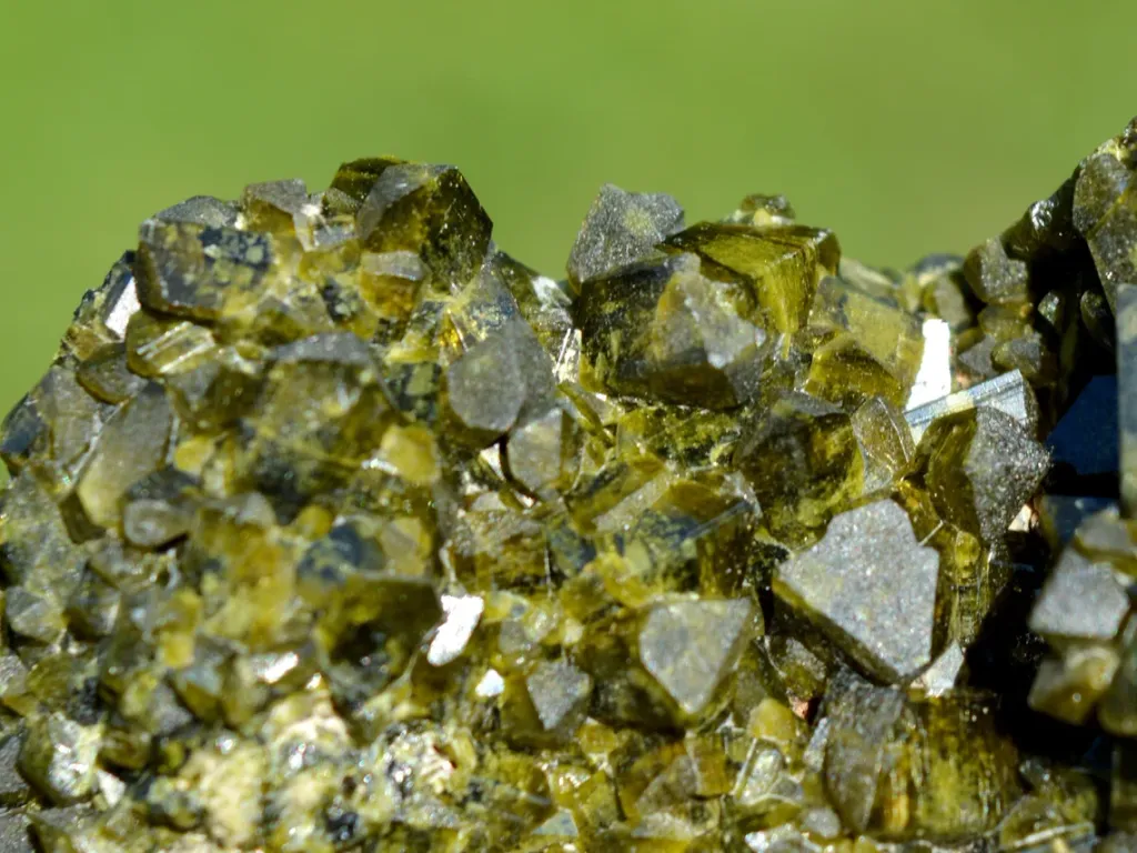 Vesuvianite 422 grams - Bellecombe, Châtillon, Aosta Valley, Italy - image 6