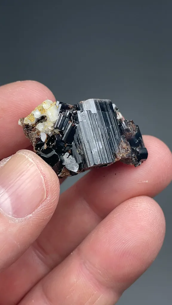 Vesuvianite - image 2