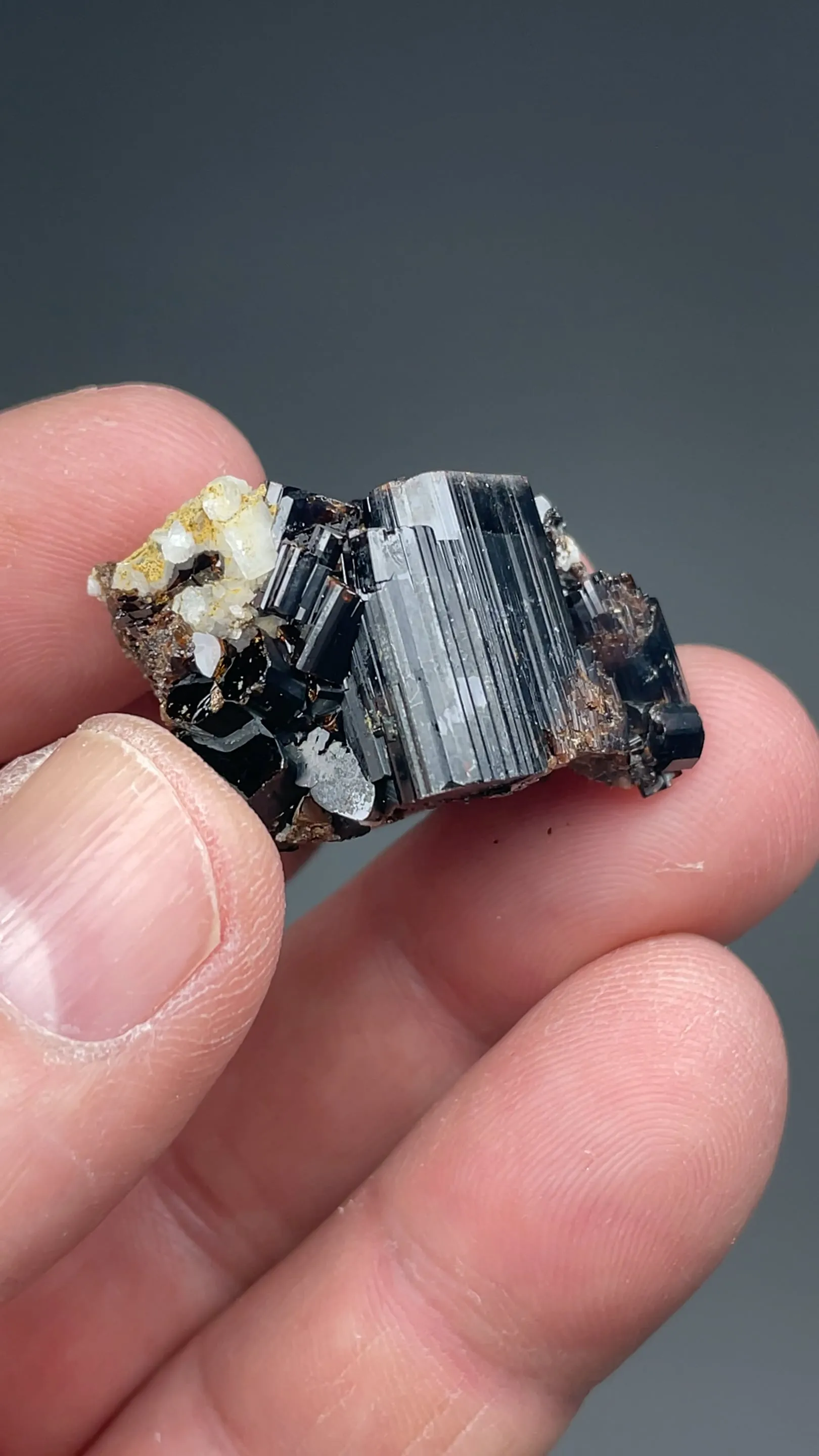 Vesuvianite - image 2