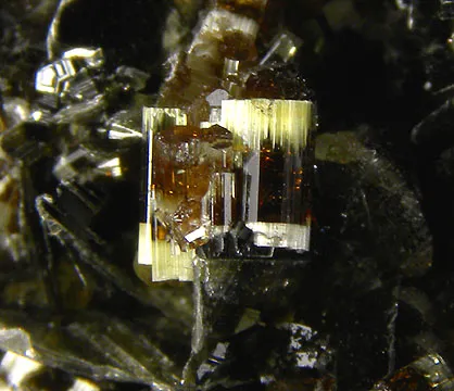 Vesuvianite, Clinochlore - image 2