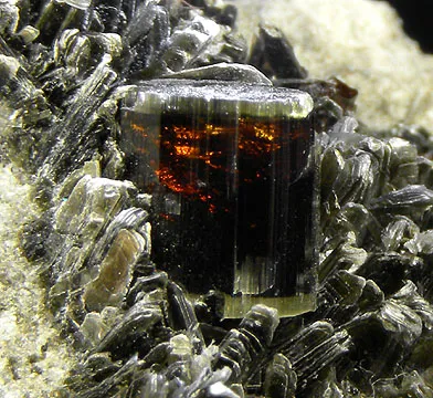 Vesuvianite, Clinochlore - image 2