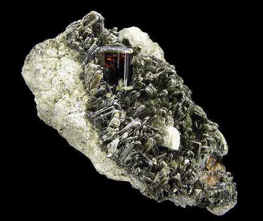 Vesuvianite, Clinochlore image