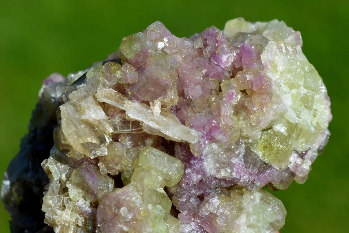 Vesuvianite & Mangano-vesuvianite 357 grams - Jeffrey Mine ("Johns-Manville Mine"), Quebec, Canada - image 7
