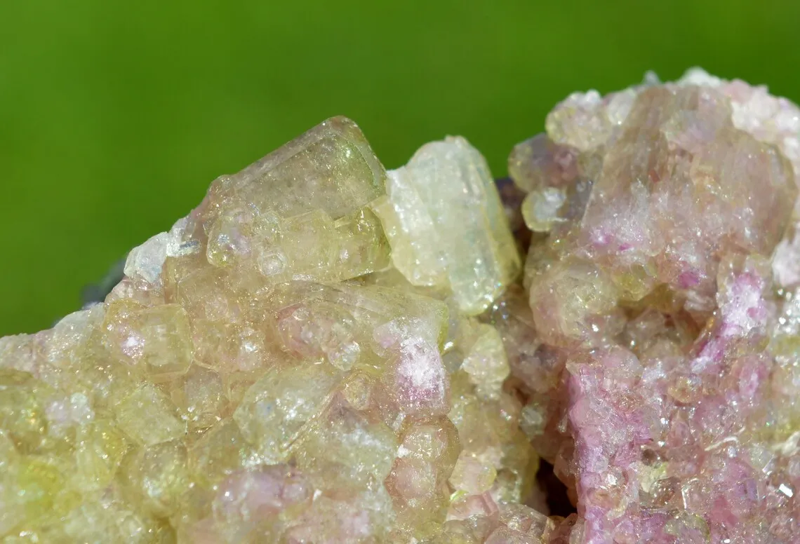 Vesuvianite & Mangano-vesuvianite 357 grams - Jeffrey Mine ("Johns-Manville Mine"), Quebec, Canada - image 4