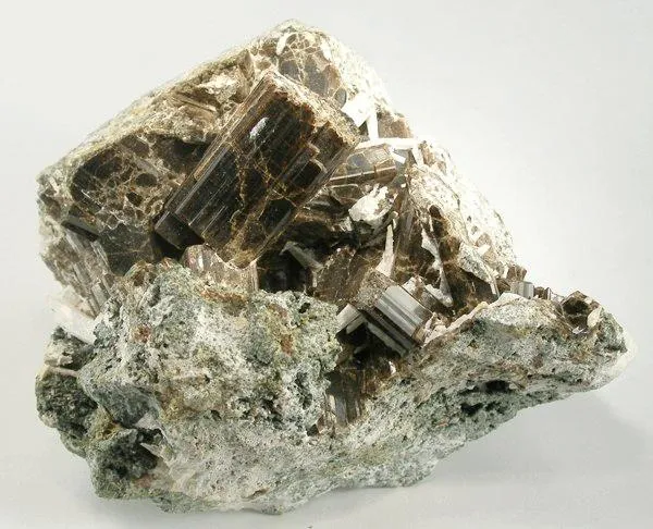 Vesuvianite, Meionite image