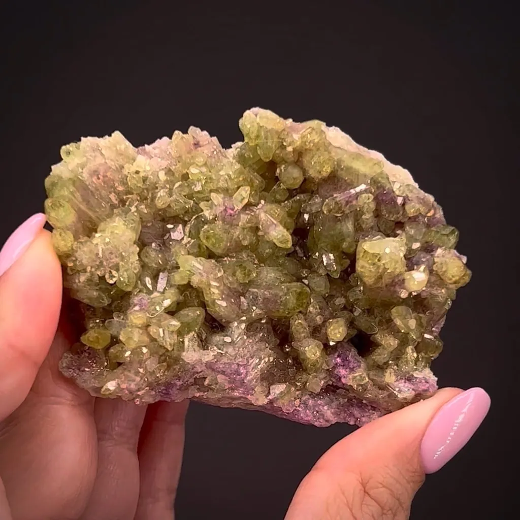 Vesuvianite on Manganoan Vesuvianite image