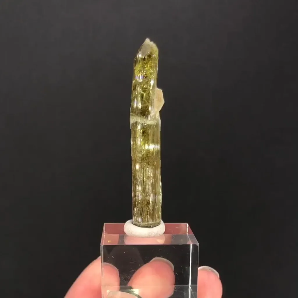 Vesuvianite Showing Natural Bend image