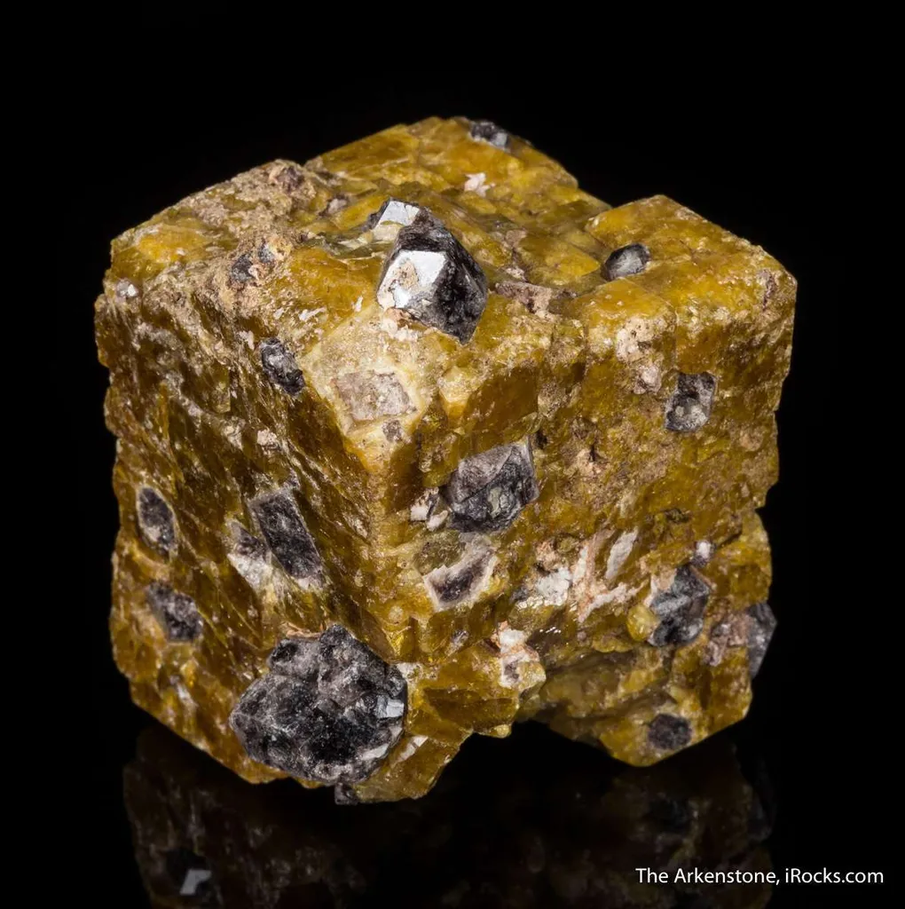 Vesuvianite with Grossular - image 3