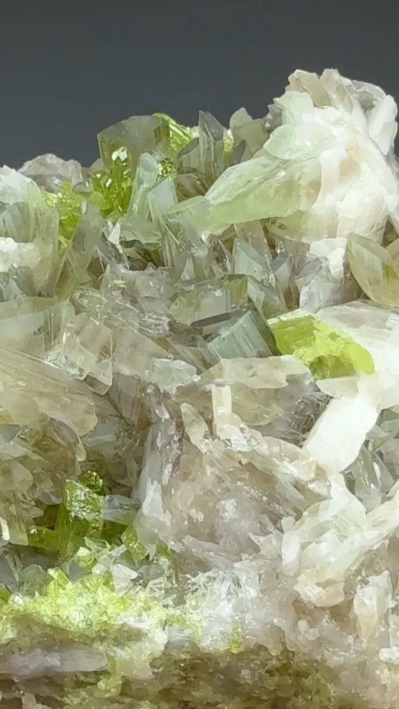 Vesuvianite with Pectolite - image 2