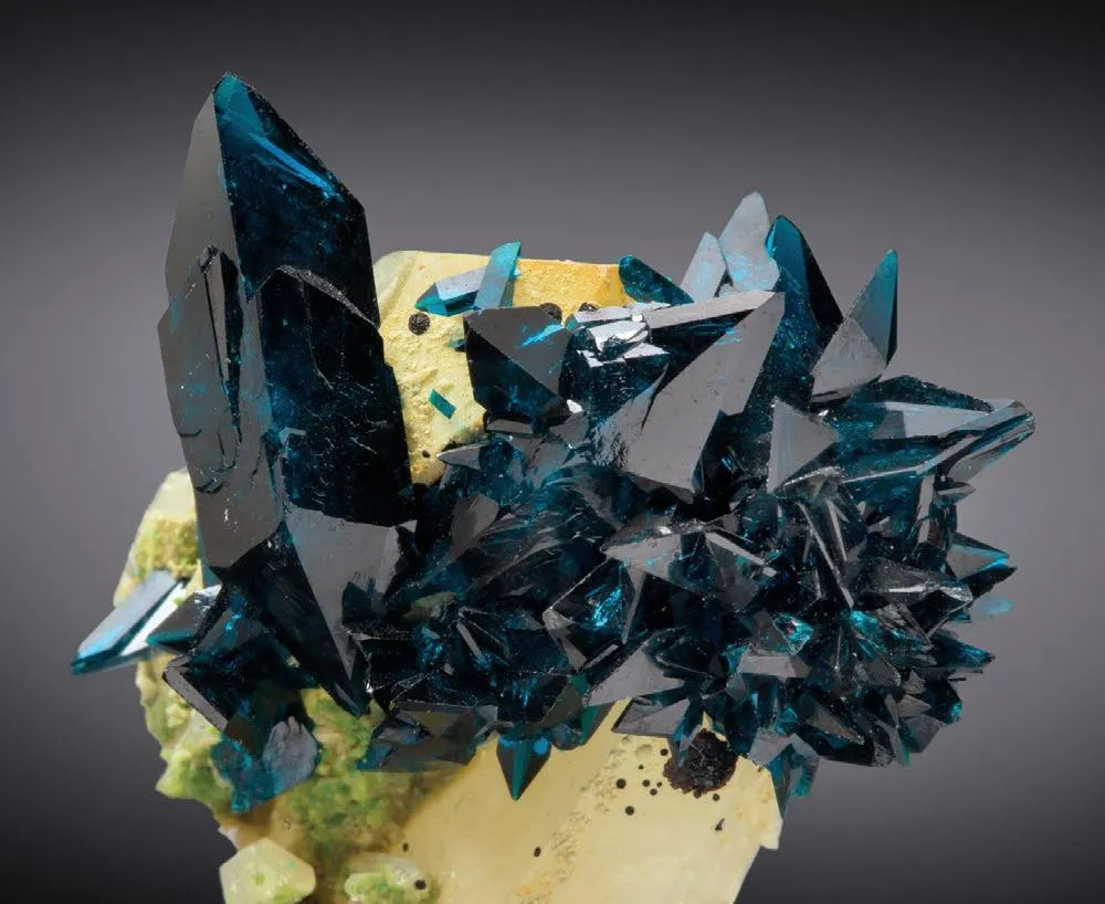 Veszelyite image