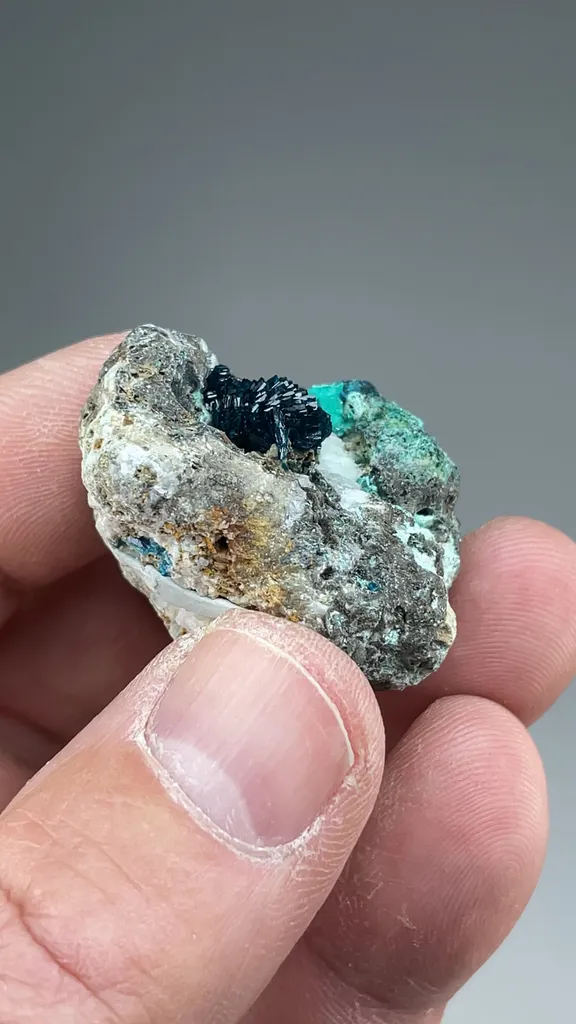 Veszelyite - image 2