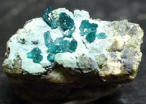 Veszelyite image