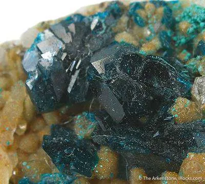 Veszelyite - image 2