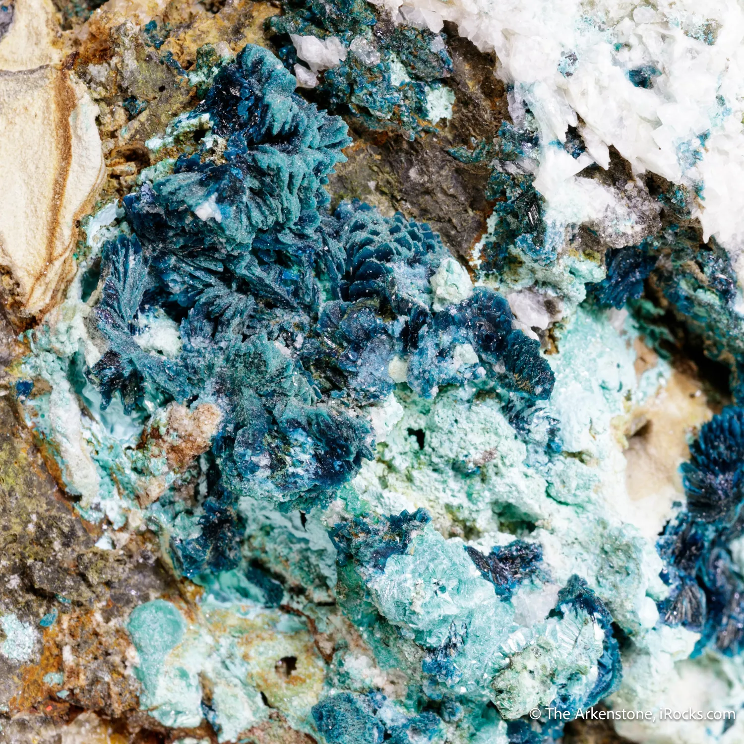 Veszelyite, Dongchuanite, Hemimorphite - image 4