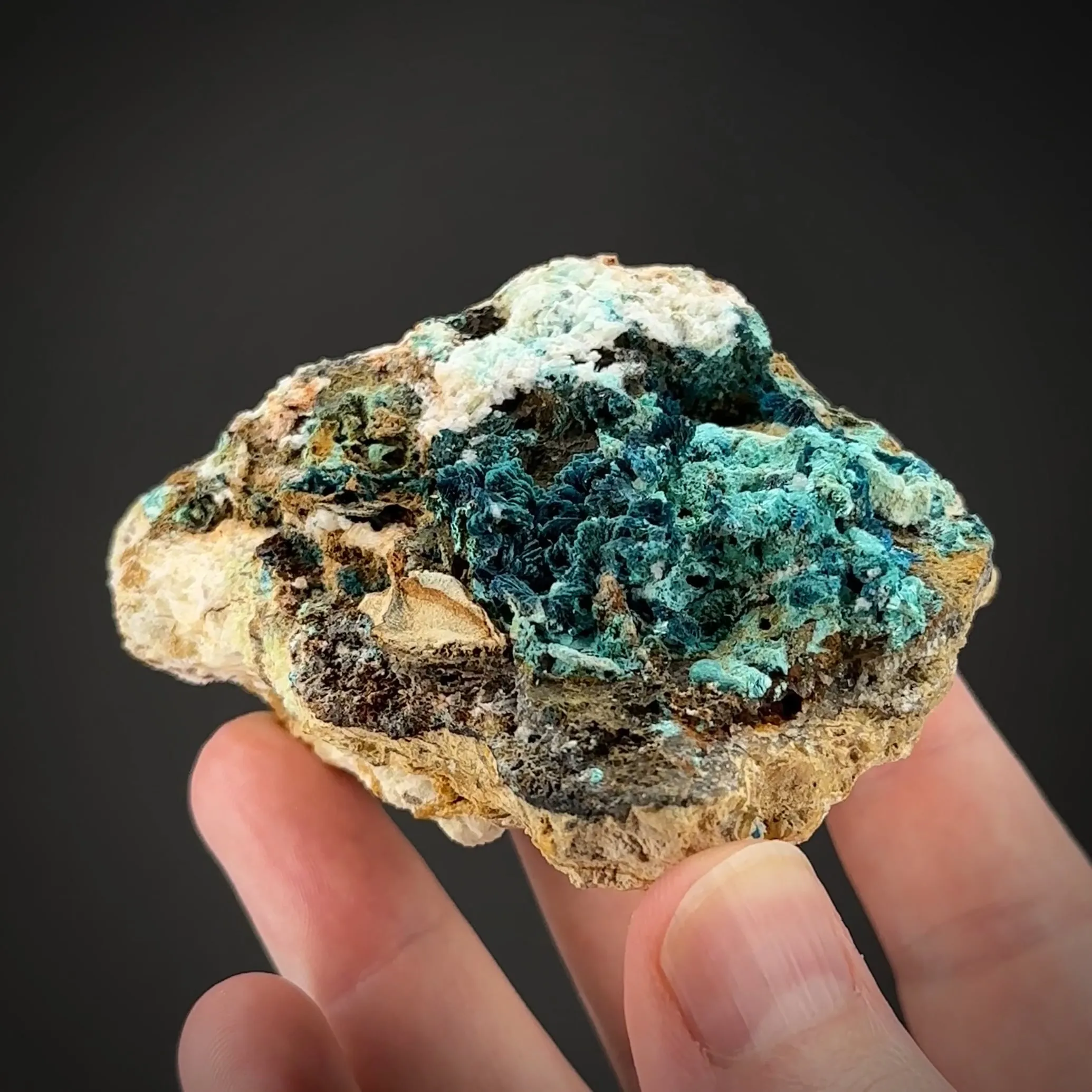 Veszelyite, Dongchuanite, Hemimorphite - image 2