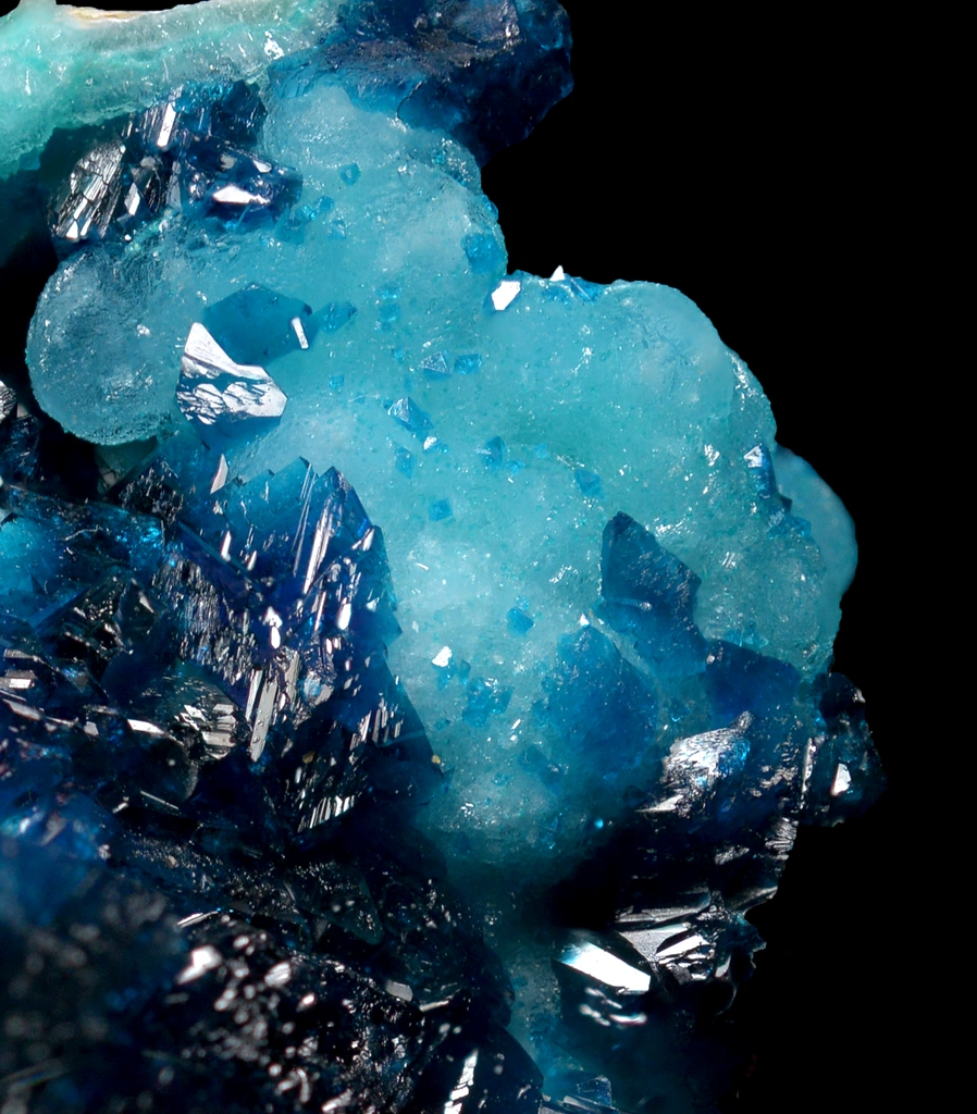 Veszelyite from Republic of the Congo, Bouenza Department, Mfouati District, Mfouati, Palabanda quarries - image 4