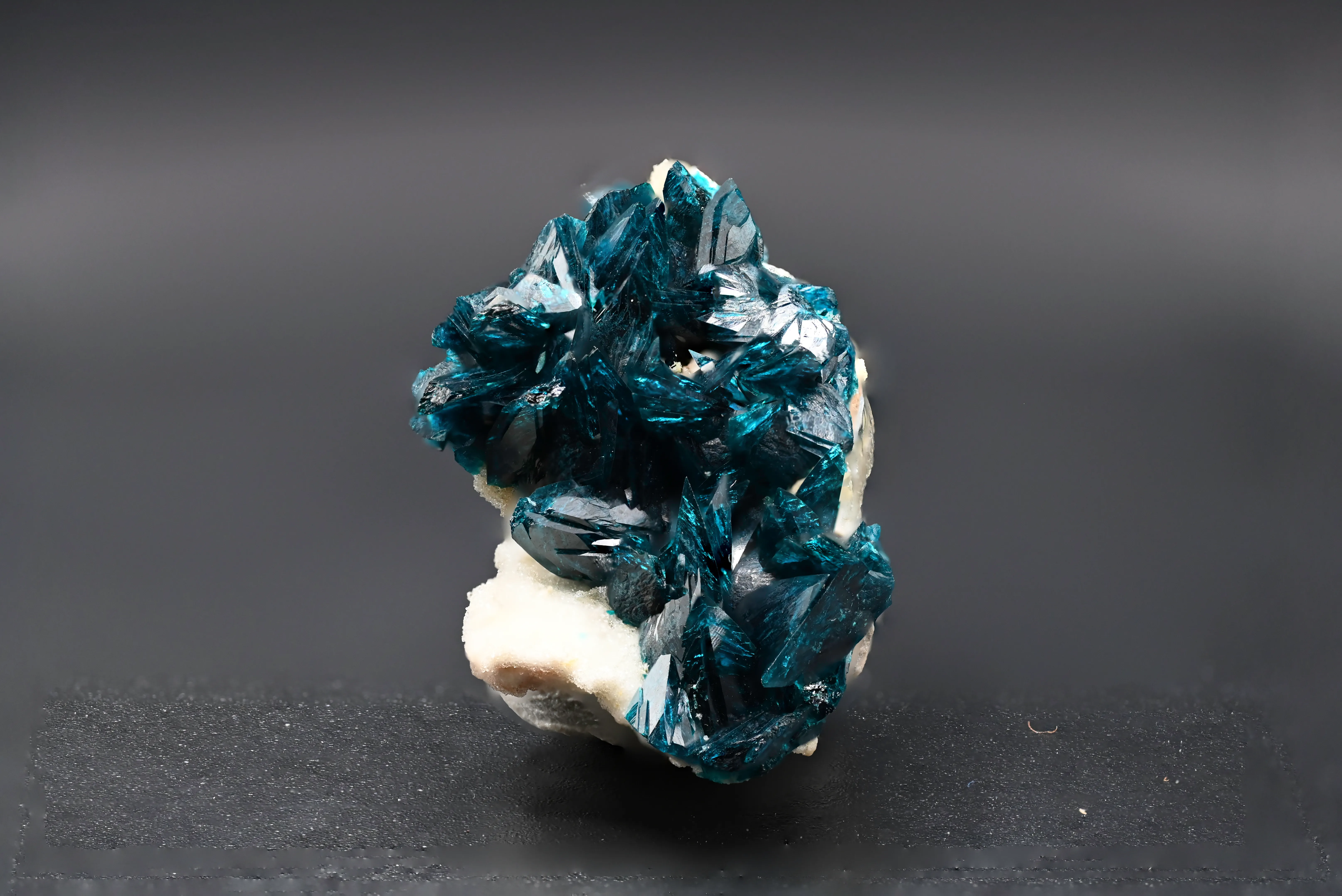 Veszelyite from USA, Montana, Black Pine Mine - image 2