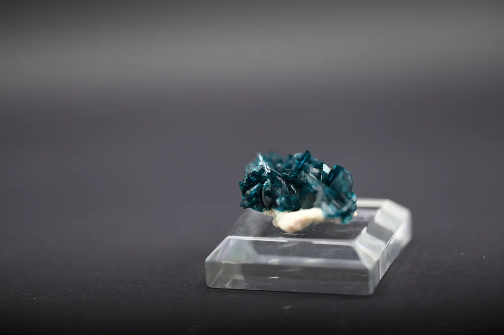 Veszelyite from USA, Montana, Black Pine Mine - image 3