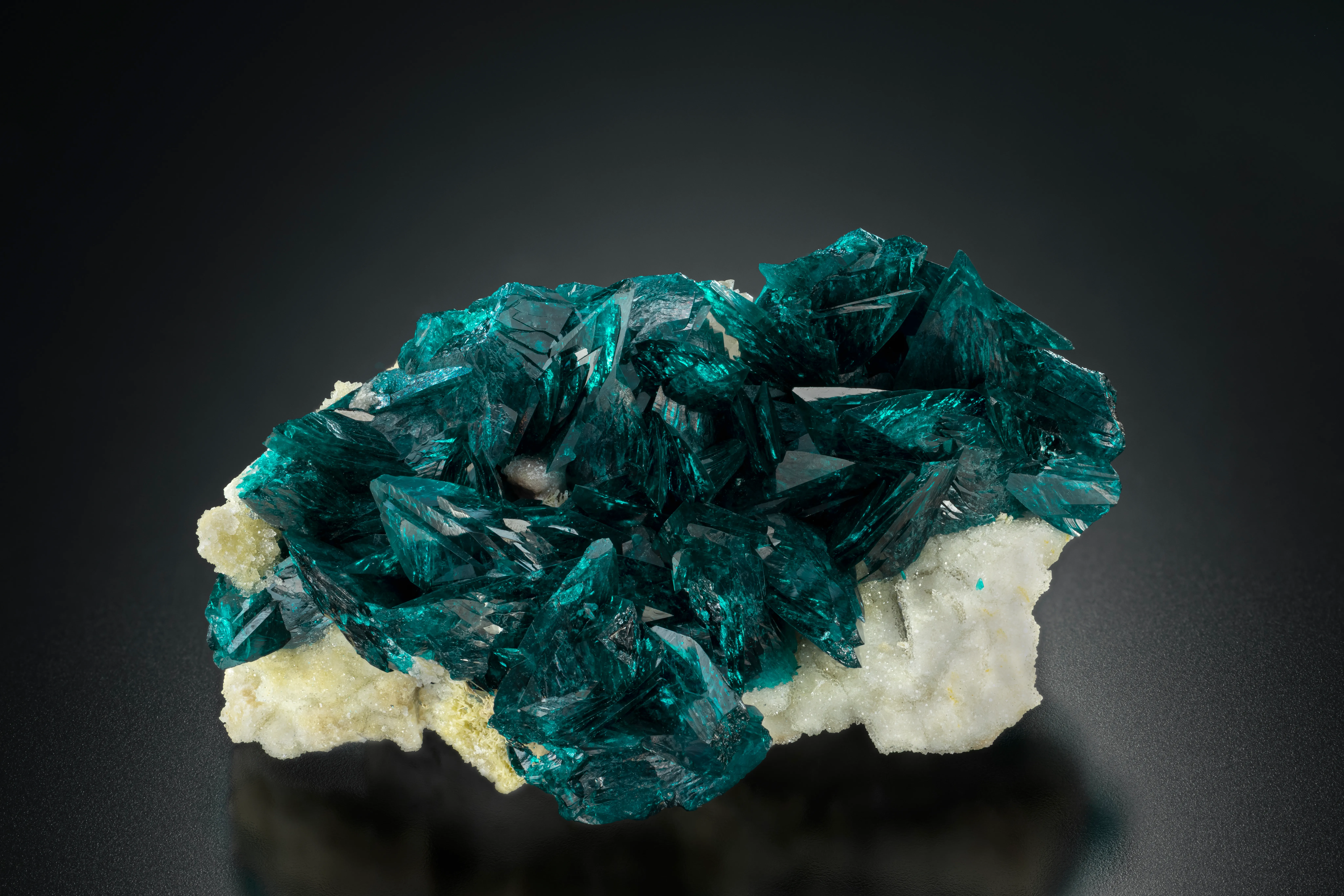 Veszelyite from USA, Montana, Black Pine Mine - image 1