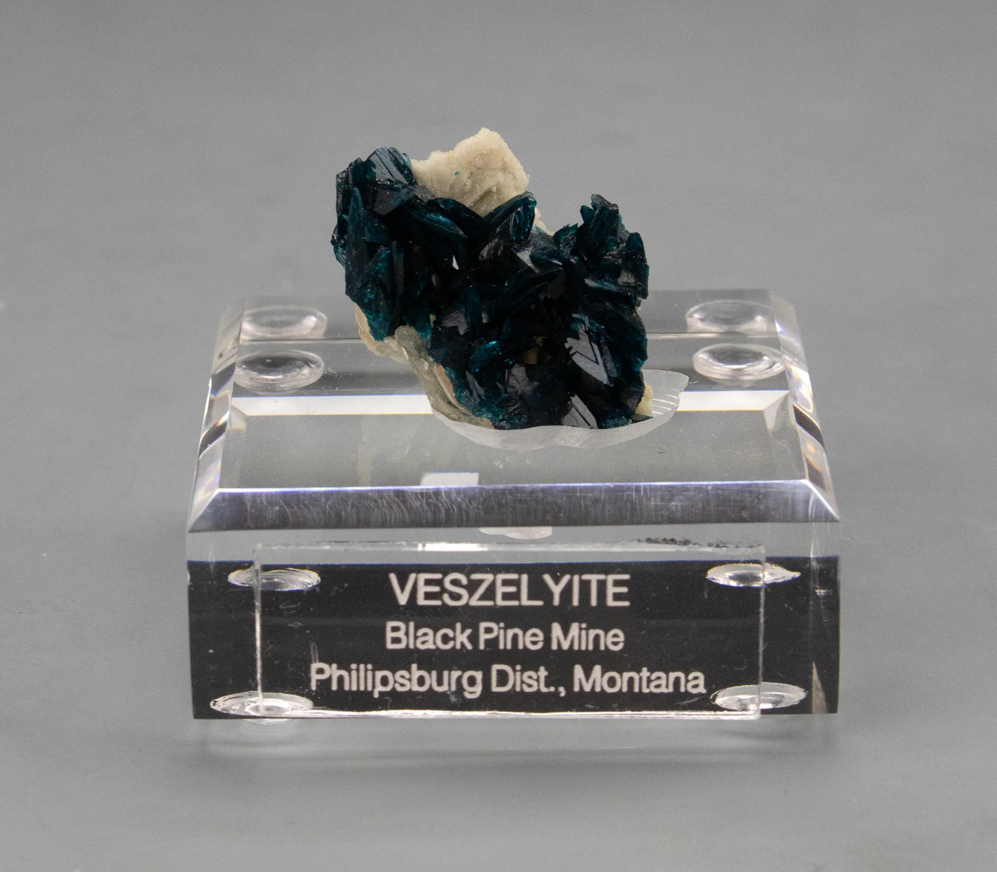 Veszelyite from USA, Montana, Black Pine Mine - image 1